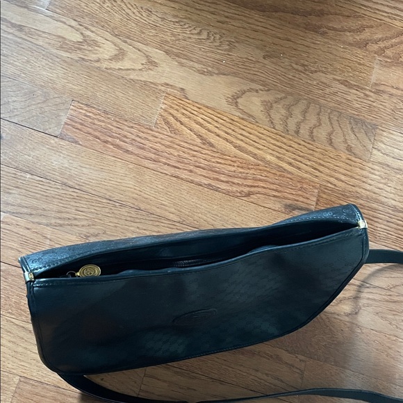Authentic Gucci Black Logo Shoulder Bag - Picture 5 of 15